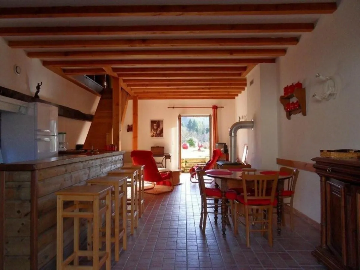 Holiday home Charmante Grange Renovee Avec Jardin, Terrasse Et Animaux Acceptes - Fr-1-489-47 Chatel-Montagne